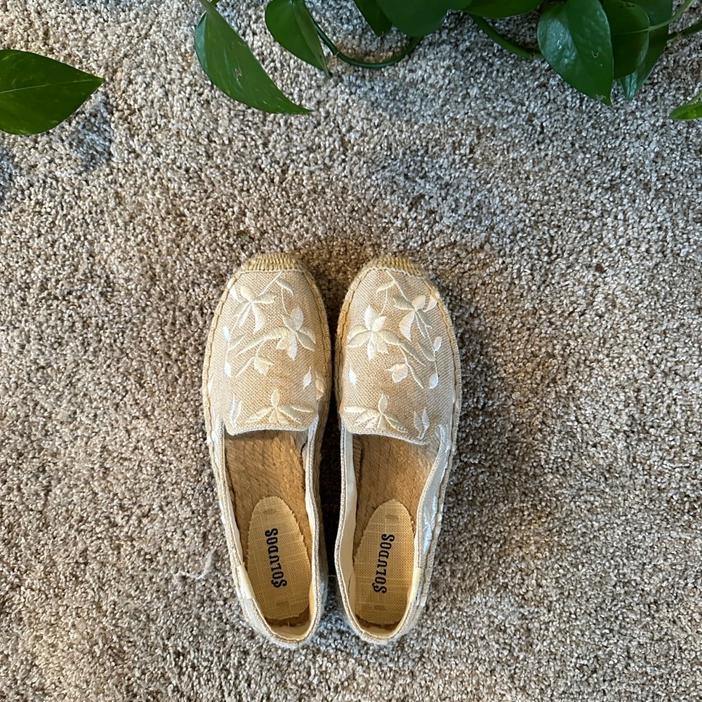*BRAND NEW* Soludos Espadrilles Shoe with Floral Embroidery